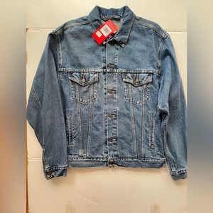 New Levi’s men’s relaxed jeans jacket